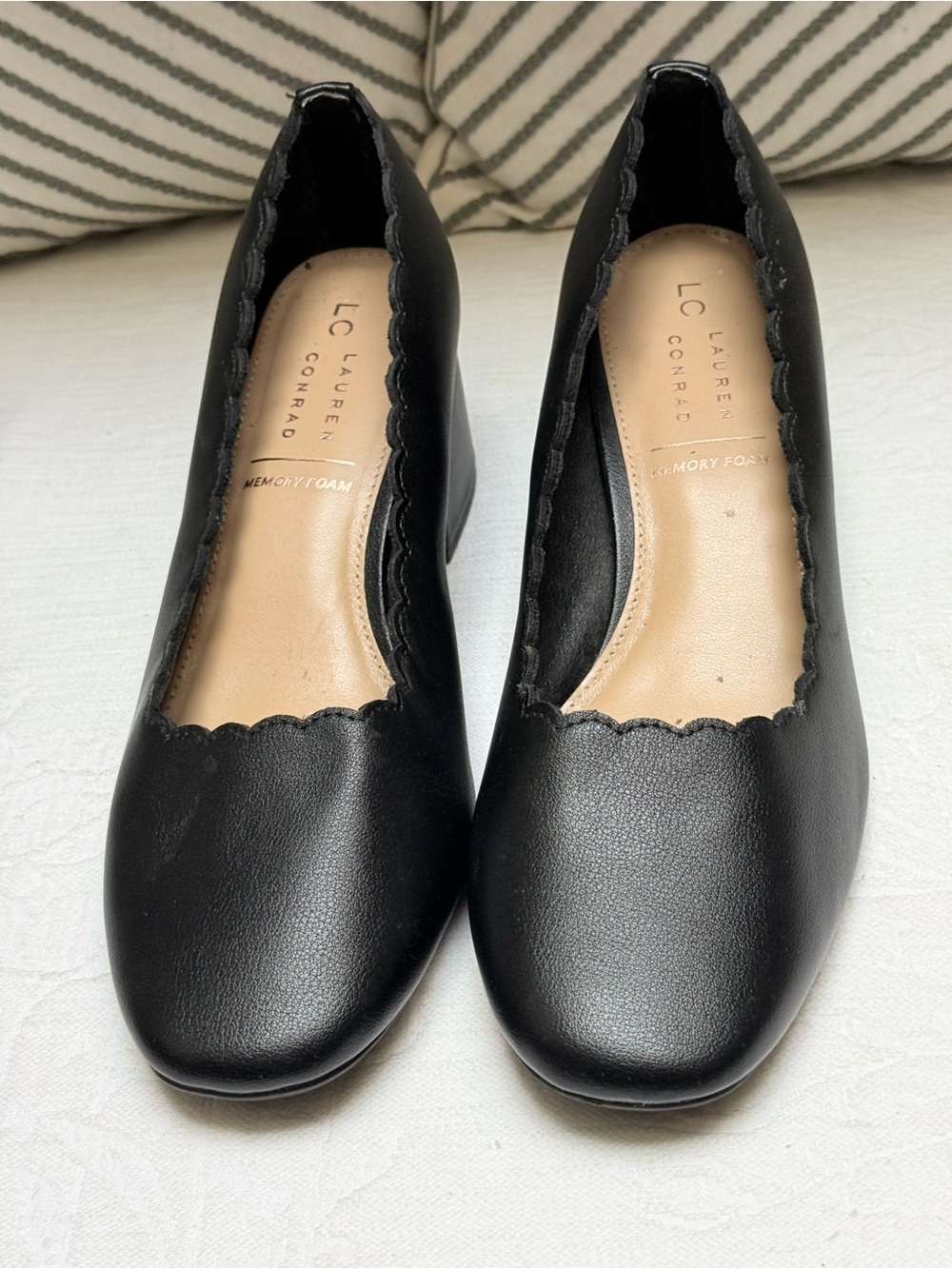 LC Lauren Conrad Black Scalloped Edge Low Heel Pumps